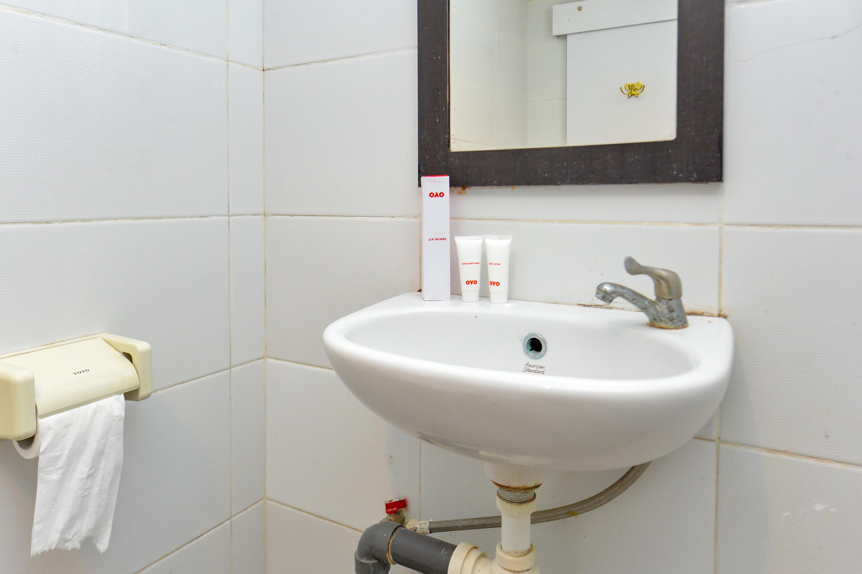 Oyo 2487 Sampurna Jaya Hotel Tanjung Pinang Buitenkant foto