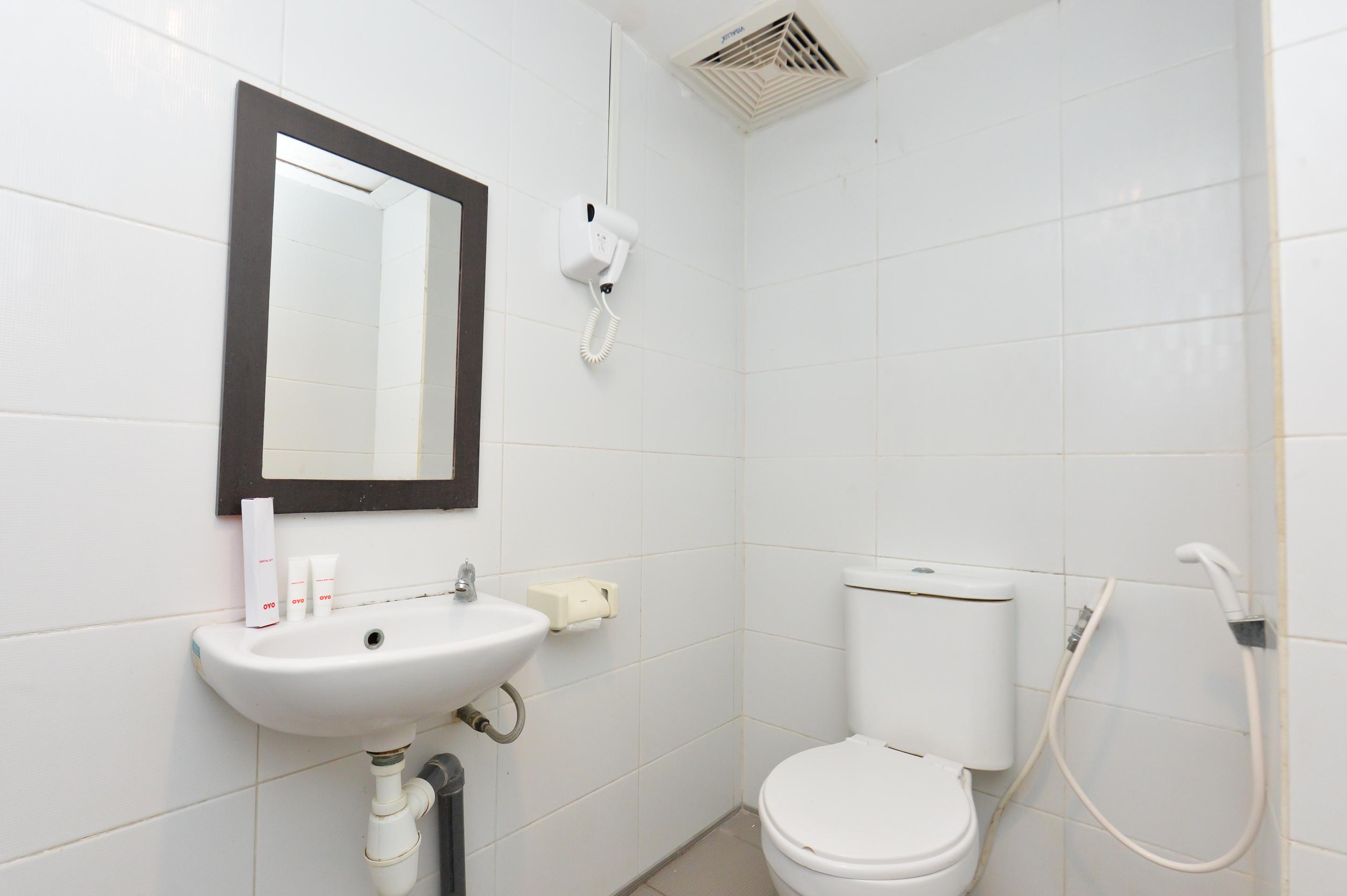 Oyo 2487 Sampurna Jaya Hotel Tanjung Pinang Buitenkant foto