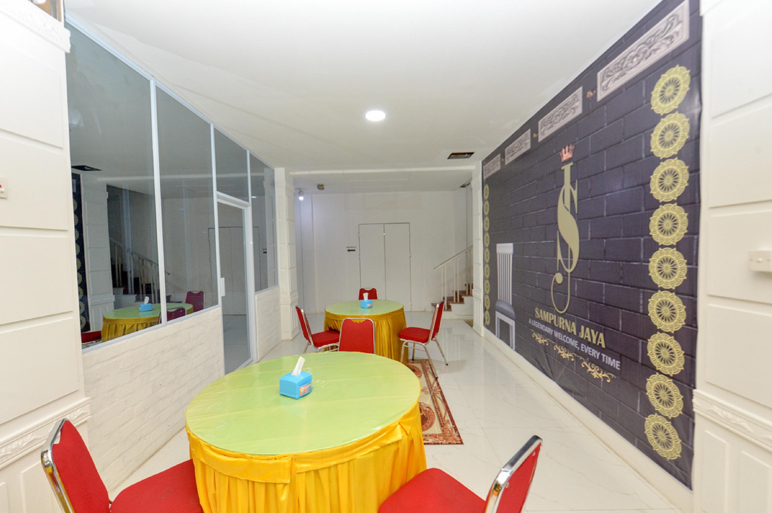Oyo 2487 Sampurna Jaya Hotel Tanjung Pinang Buitenkant foto
