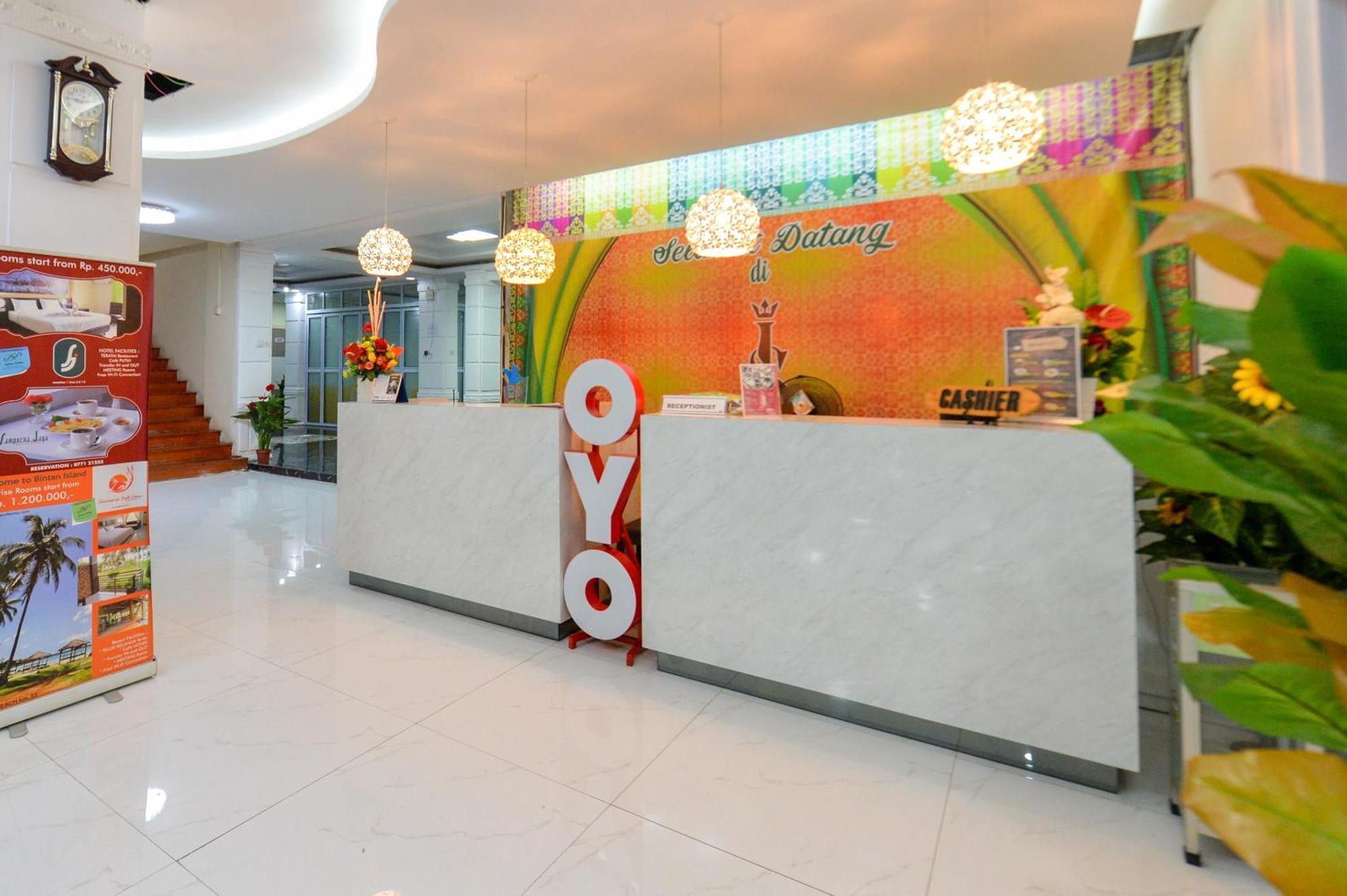 Oyo 2487 Sampurna Jaya Hotel Tanjung Pinang Buitenkant foto