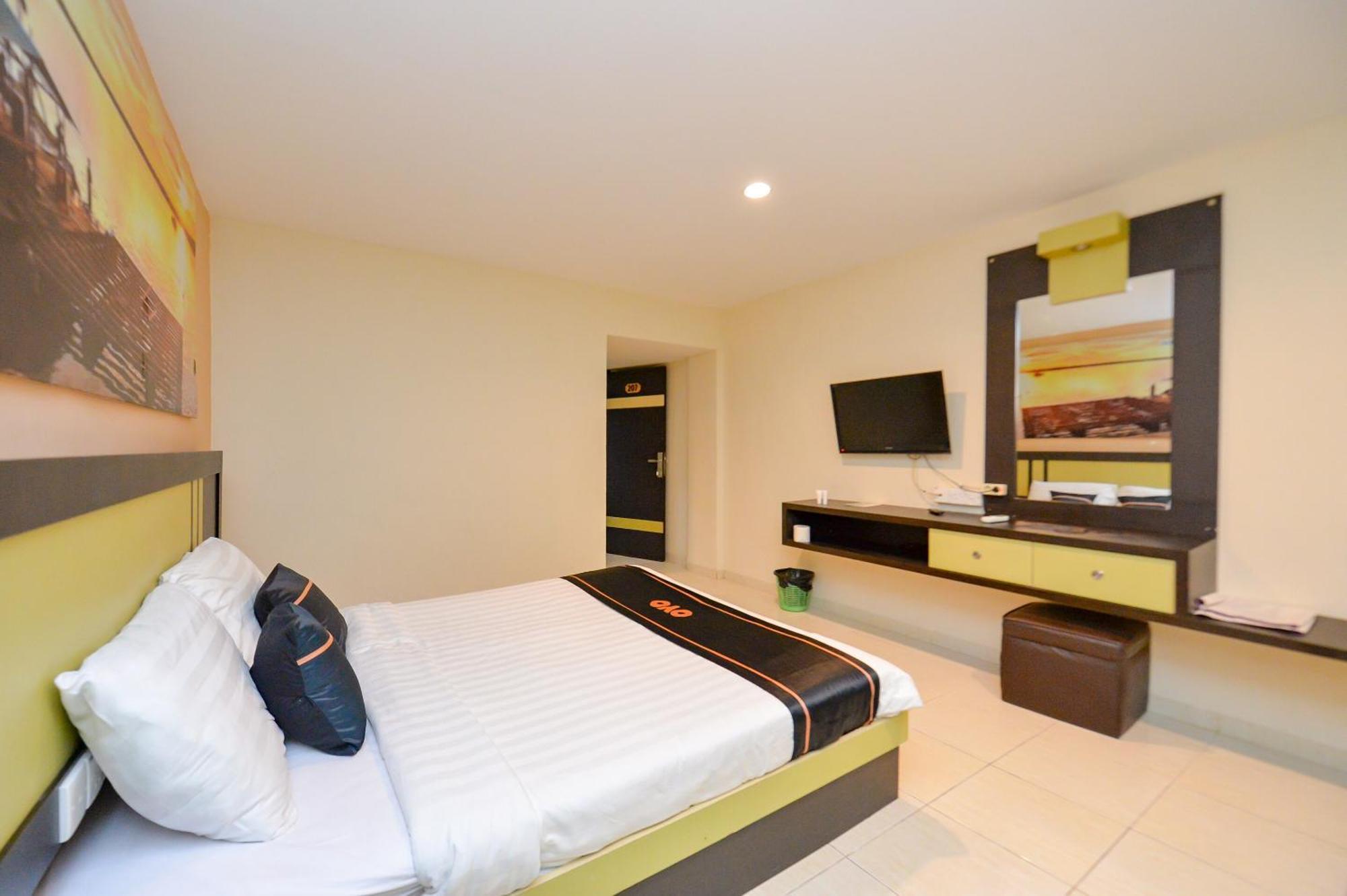 Oyo 2487 Sampurna Jaya Hotel Tanjung Pinang Buitenkant foto