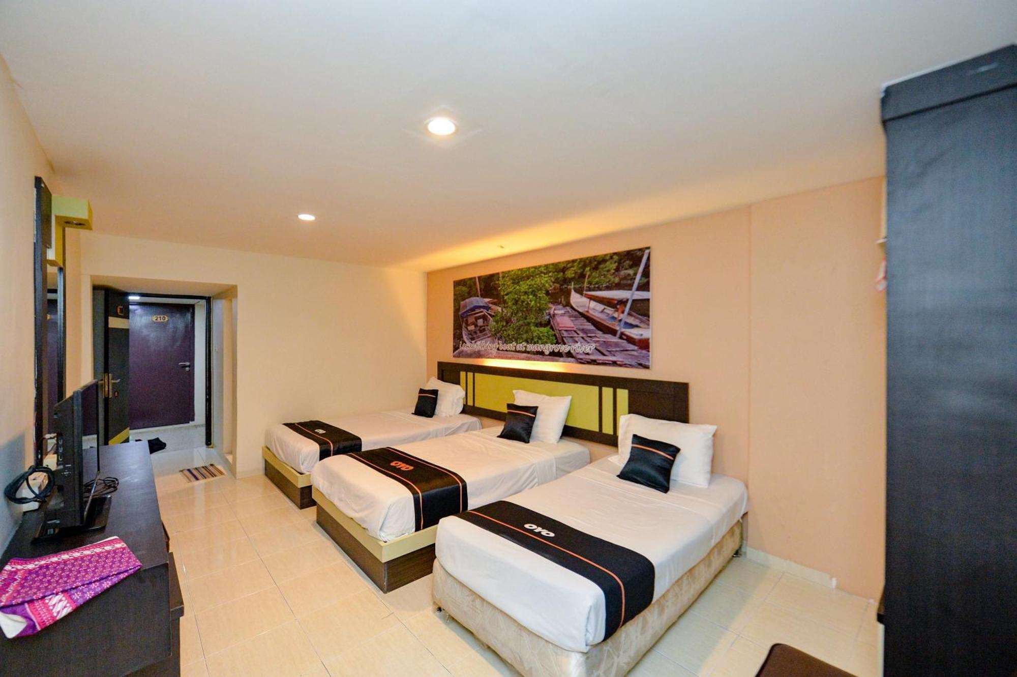 Oyo 2487 Sampurna Jaya Hotel Tanjung Pinang Buitenkant foto