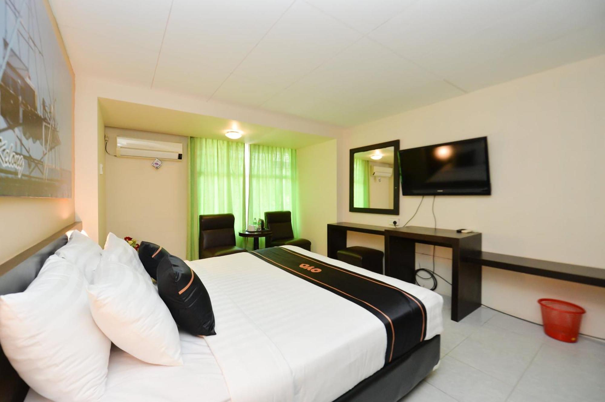 Oyo 2487 Sampurna Jaya Hotel Tanjung Pinang Buitenkant foto
