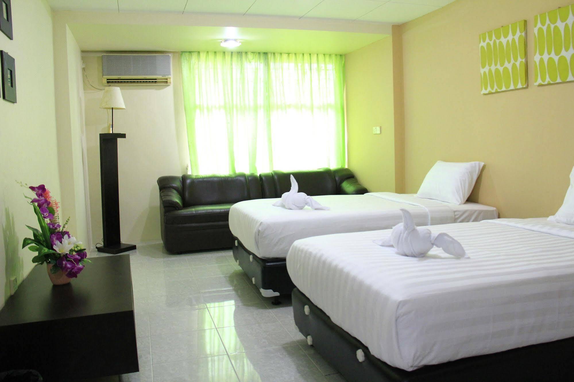 Oyo 2487 Sampurna Jaya Hotel Tanjung Pinang Buitenkant foto